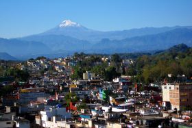 Jalapa - Pico de Orizaba vom Zócalo aus gesehen